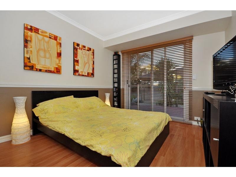 26 Dandenong Way, Alexander Heights WA 6064