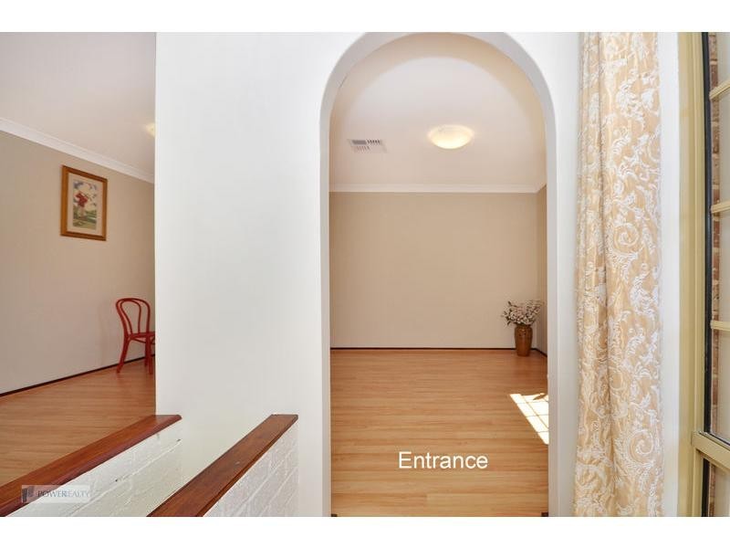 2/1 Freeland Way, Eden Hill WA 6054