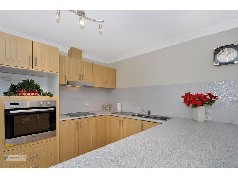 2/1 Freeland Way, Eden Hill WA 6054