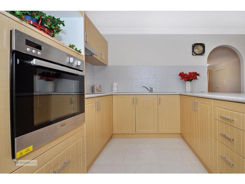 2/1 Freeland Way, Eden Hill WA 6054