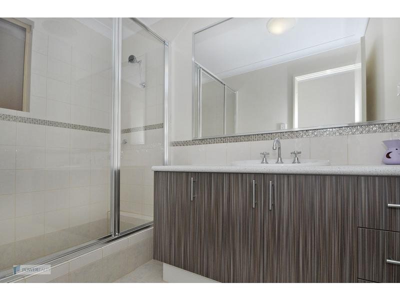 2/1 Freeland Way, Eden Hill WA 6054