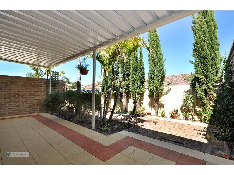 2/1 Freeland Way, Eden Hill WA 6054