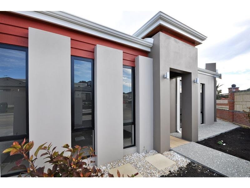 1/2 Dana Way, Madeley WA 6065