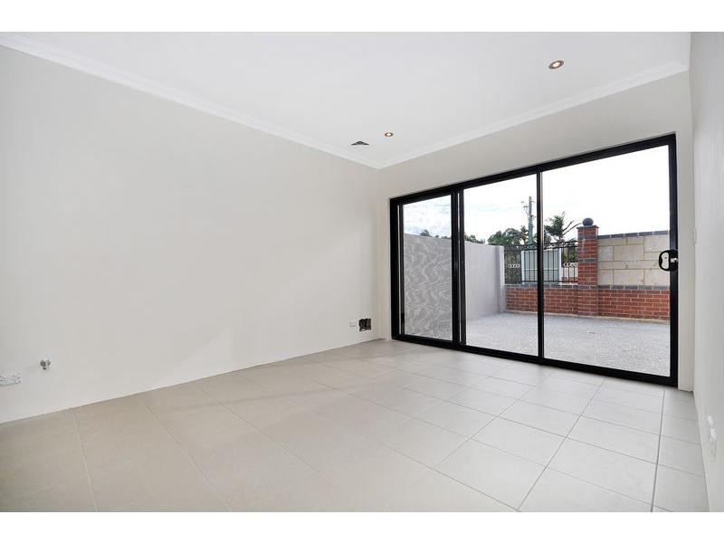 1/2 Dana Way, Madeley WA 6065