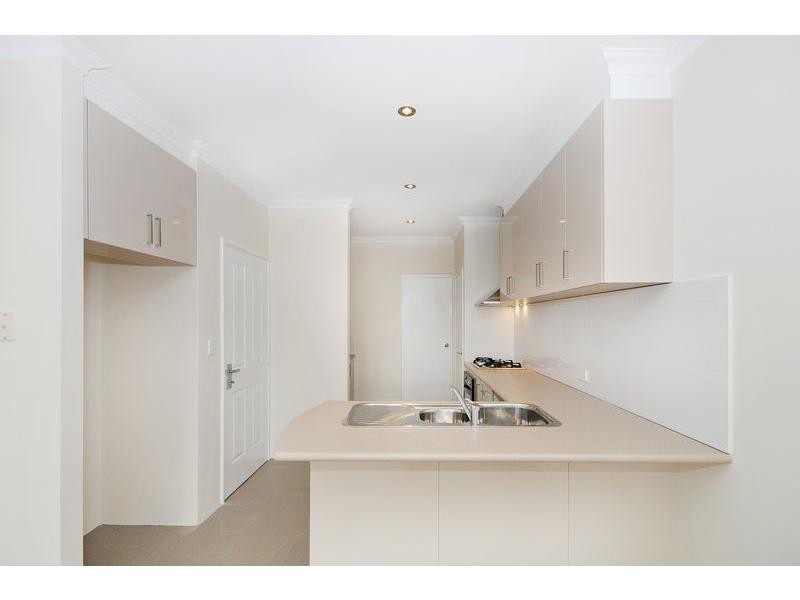 1/2 Dana Way, Madeley WA 6065