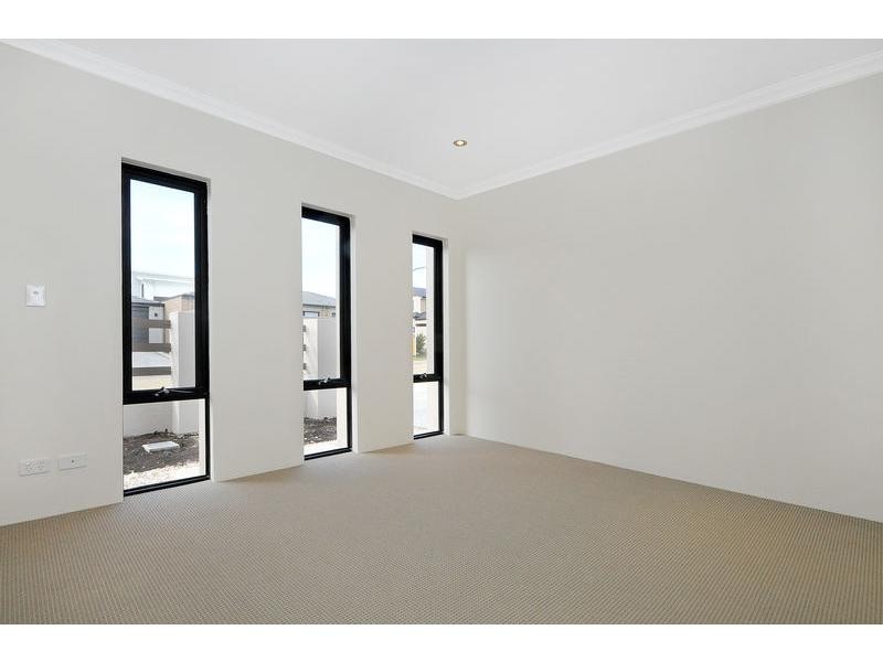 1/2 Dana Way, Madeley WA 6065