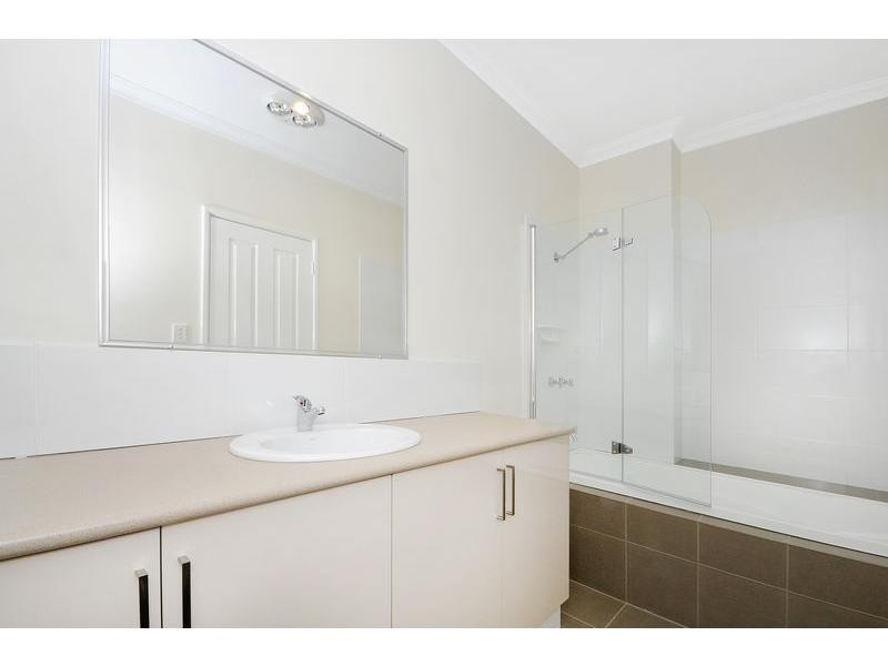 1/2 Dana Way, Madeley WA 6065