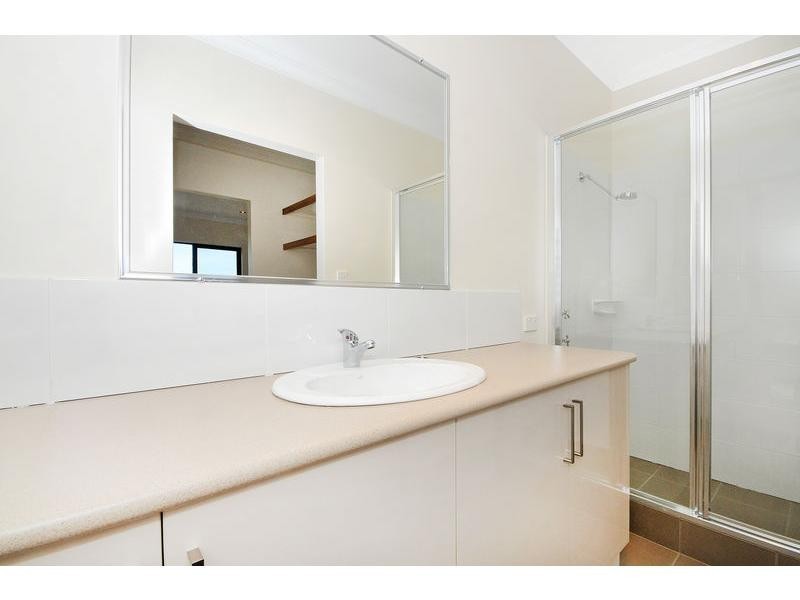 2/2 Dana Way, Madeley WA 6065