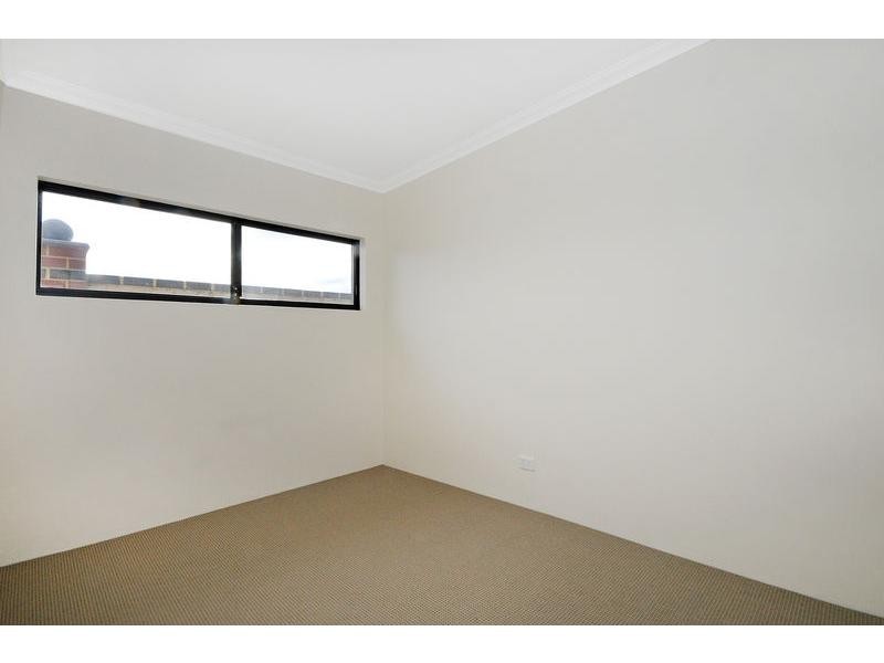 2/2 Dana Way, Madeley WA 6065