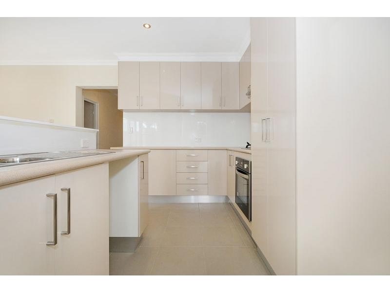 3/2 Dana Way, Madeley WA 6065