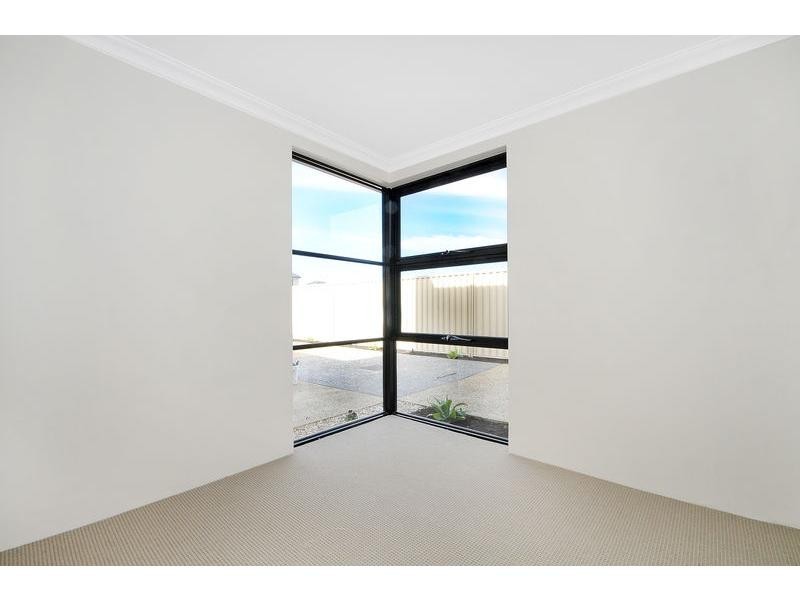 3/2 Dana Way, Madeley WA 6065