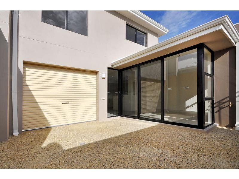 3/2 Dana Way, Madeley WA 6065