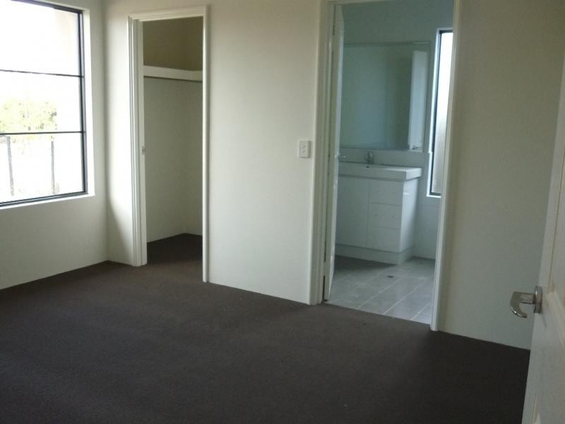 8 Atoll End, Aveley WA 6069