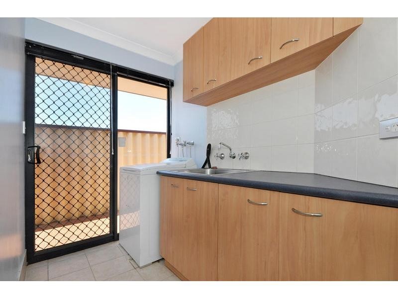 28 Esmerelda Pass, Darch WA 6065