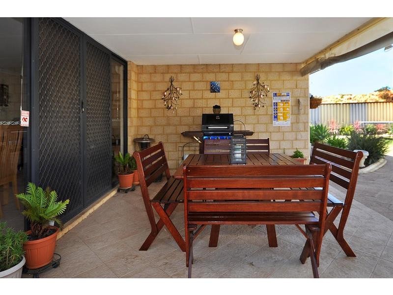 28 Esmerelda Pass, Darch WA 6065