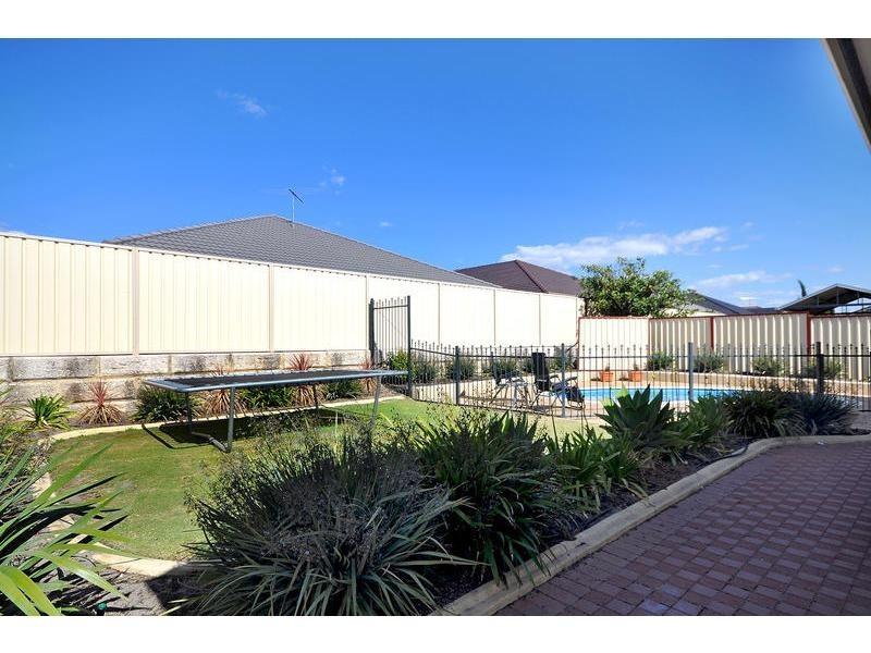 28 Esmerelda Pass, Darch WA 6065