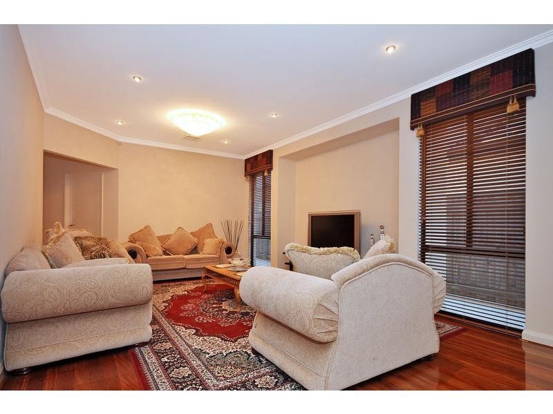 8 Ewing Drive, Hillarys WA 6025