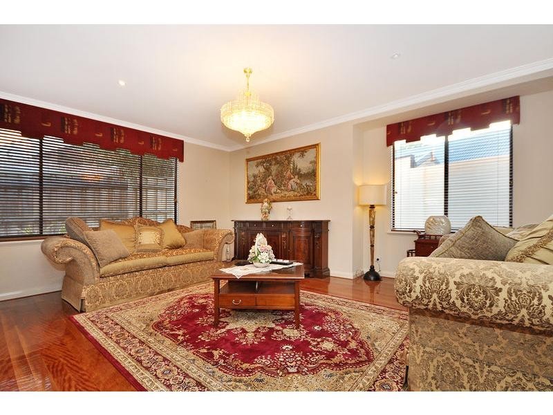 8 Ewing Drive, Hillarys WA 6025