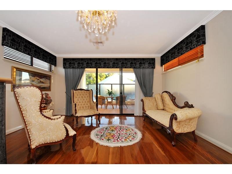 8 Ewing Drive, Hillarys WA 6025