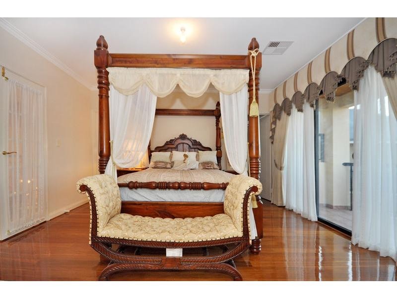 8 Ewing Drive, Hillarys WA 6025