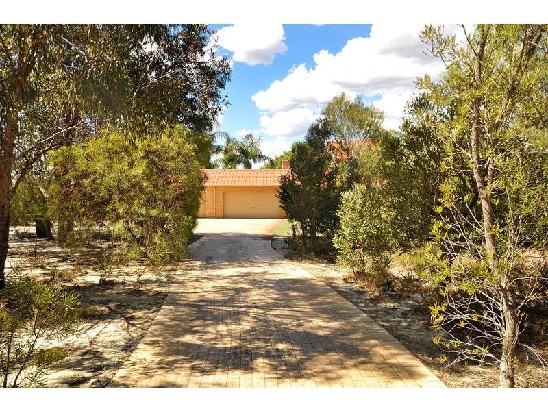 4 Santa Paula Lane, The Vines WA 6069