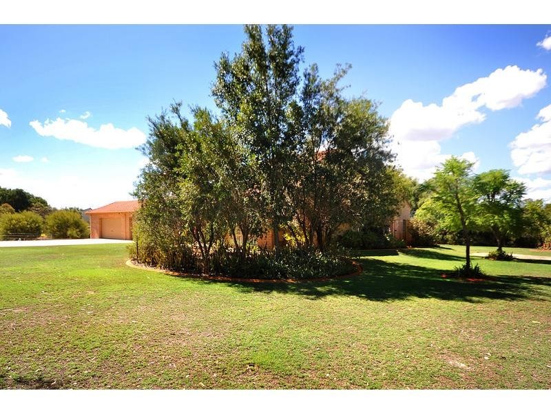 4 Santa Paula Lane, The Vines WA 6069
