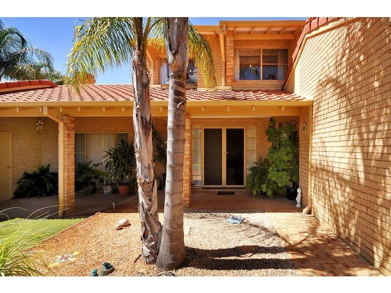 4 Santa Paula Lane, The Vines WA 6069