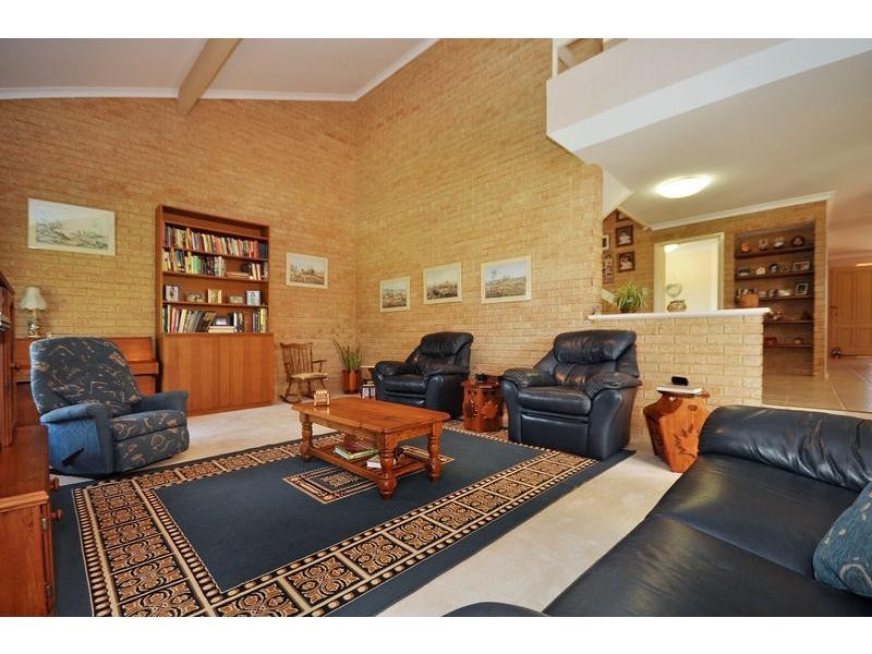 4 Santa Paula Lane, The Vines WA 6069