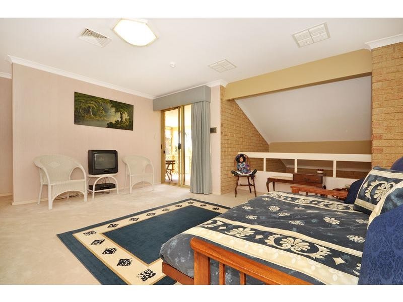 4 Santa Paula Lane, The Vines WA 6069