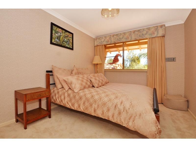 4 Santa Paula Lane, The Vines WA 6069