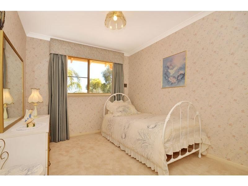 4 Santa Paula Lane, The Vines WA 6069