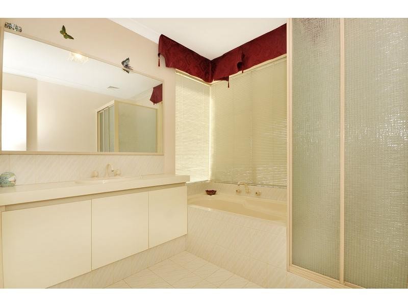 4 Santa Paula Lane, The Vines WA 6069