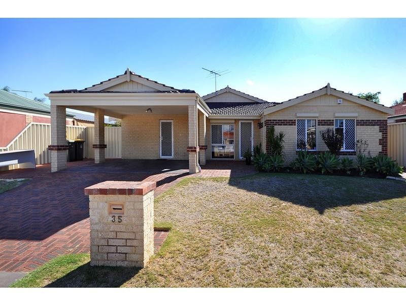 35 Honours Rise, Marangaroo WA 6064