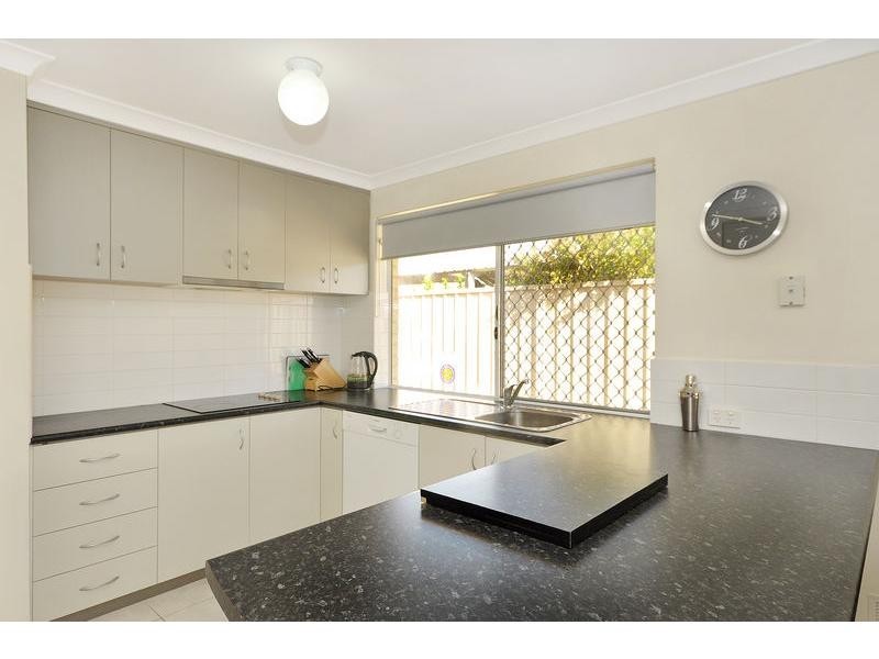 35 Honours Rise, Marangaroo WA 6064