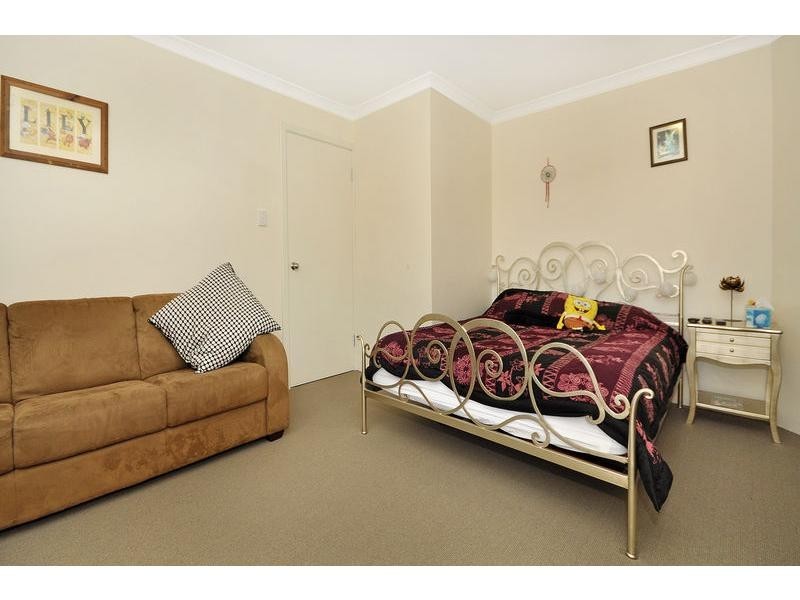 35 Honours Rise, Marangaroo WA 6064