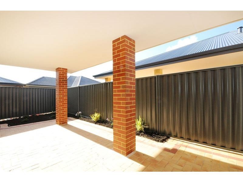 8 Vellum Loop, Aveley WA 6069