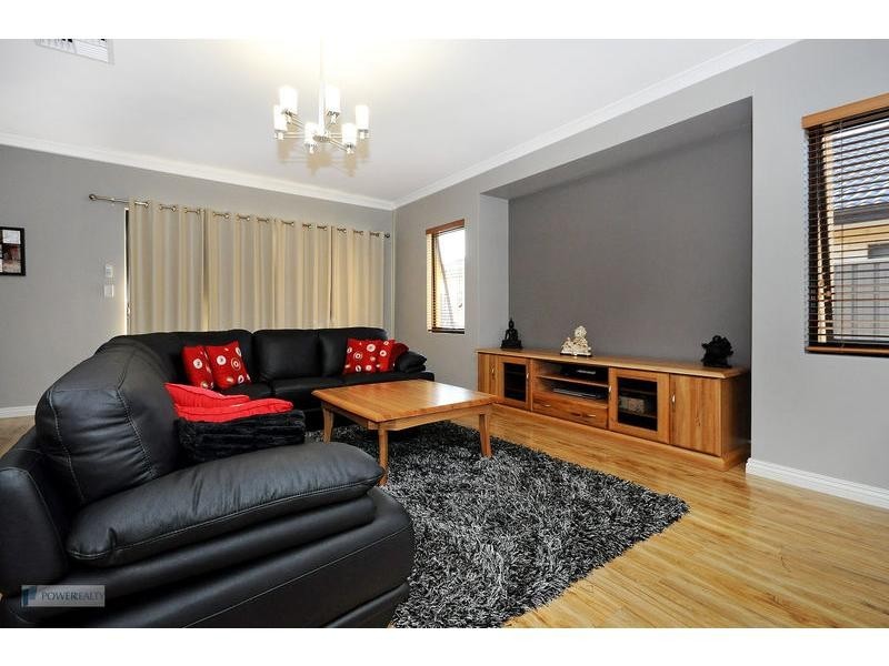 18 Rowntree Loop, Landsdale WA 6065