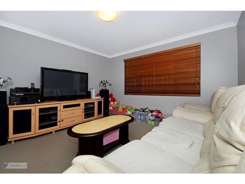 18 Rowntree Loop, Landsdale WA 6065