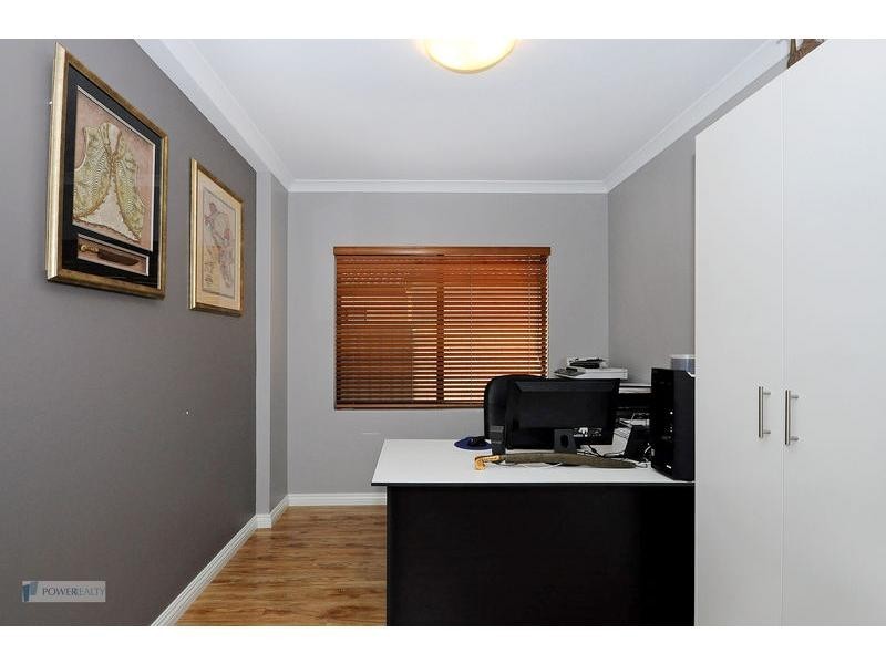 18 Rowntree Loop, Landsdale WA 6065