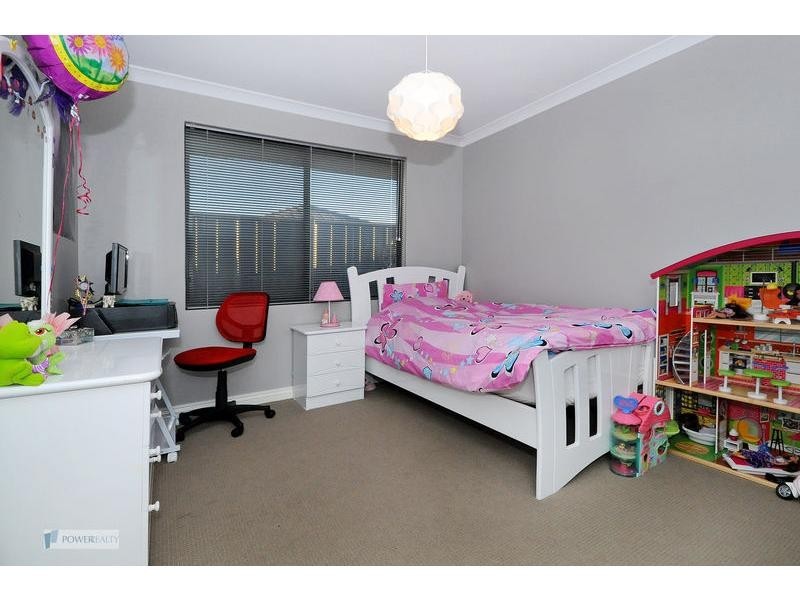 18 Rowntree Loop, Landsdale WA 6065