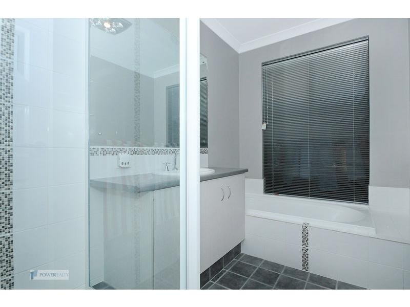 18 Rowntree Loop, Landsdale WA 6065