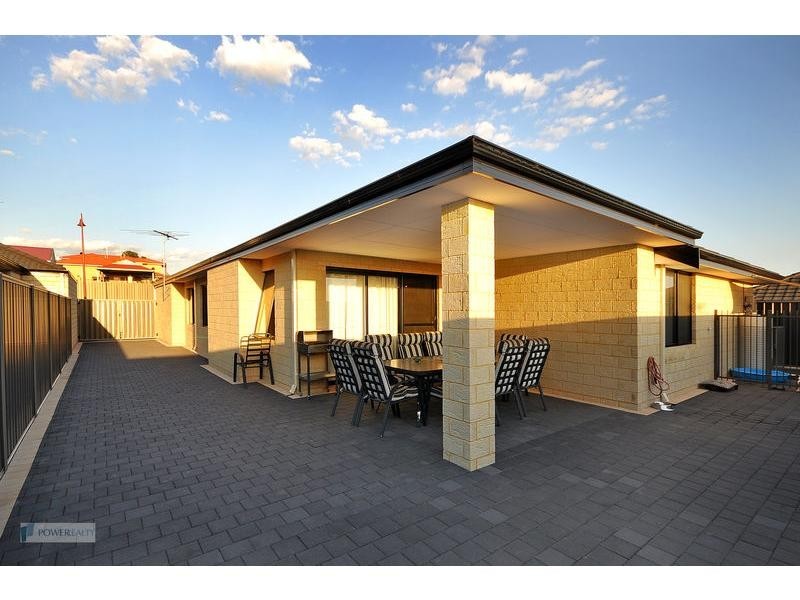 18 Rowntree Loop, Landsdale WA 6065