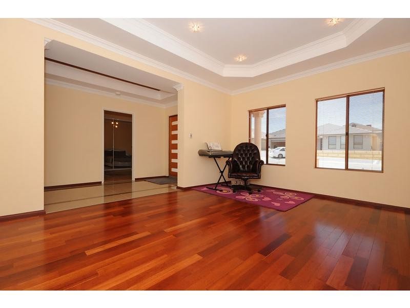 18 Evington Pass, Landsdale WA 6065