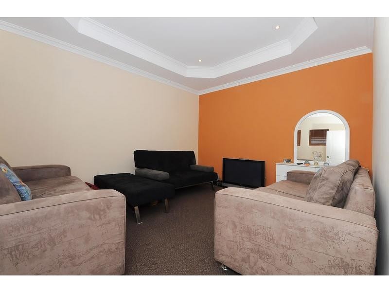 18 Evington Pass, Landsdale WA 6065