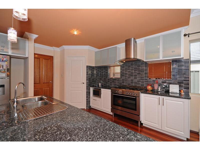 18 Evington Pass, Landsdale WA 6065