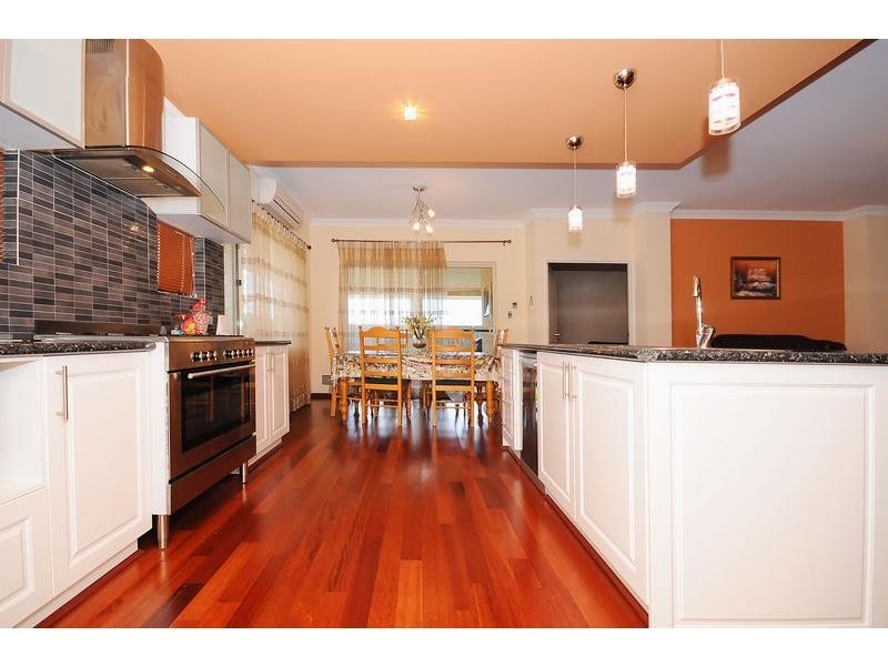 18 Evington Pass, Landsdale WA 6065