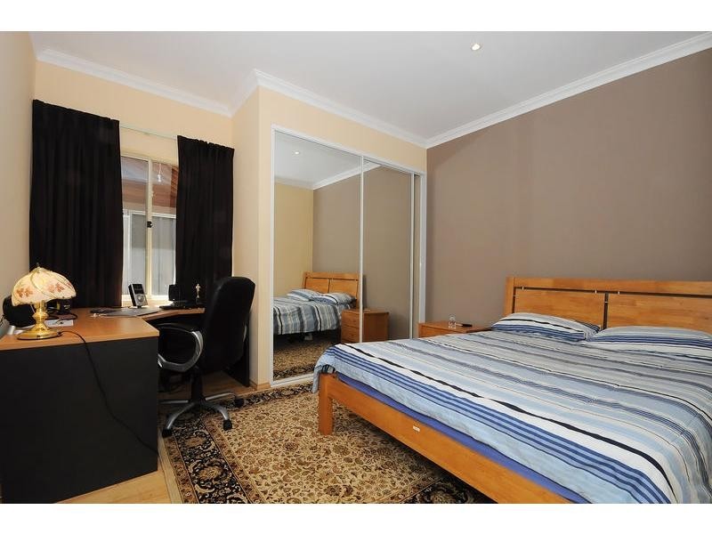 18 Evington Pass, Landsdale WA 6065