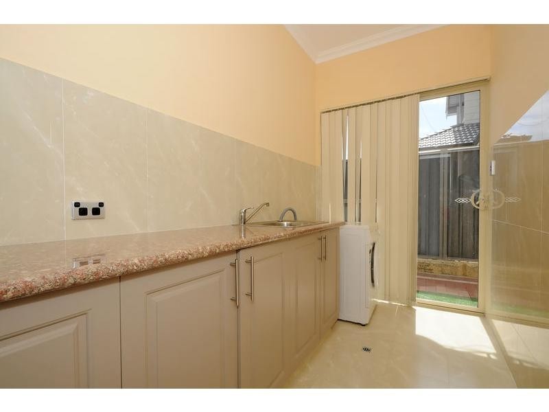 18 Evington Pass, Landsdale WA 6065