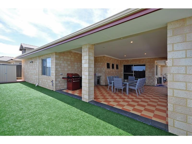 18 Evington Pass, Landsdale WA 6065