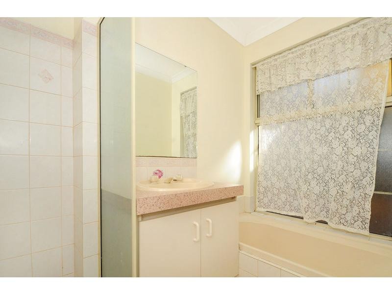 16 Tyndall Circuit, Alexander Heights WA 6064
